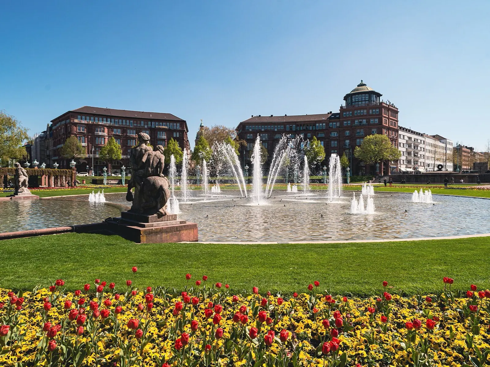 Oststadt Mannheim — Friedrichsplatz mit Springbrunnen